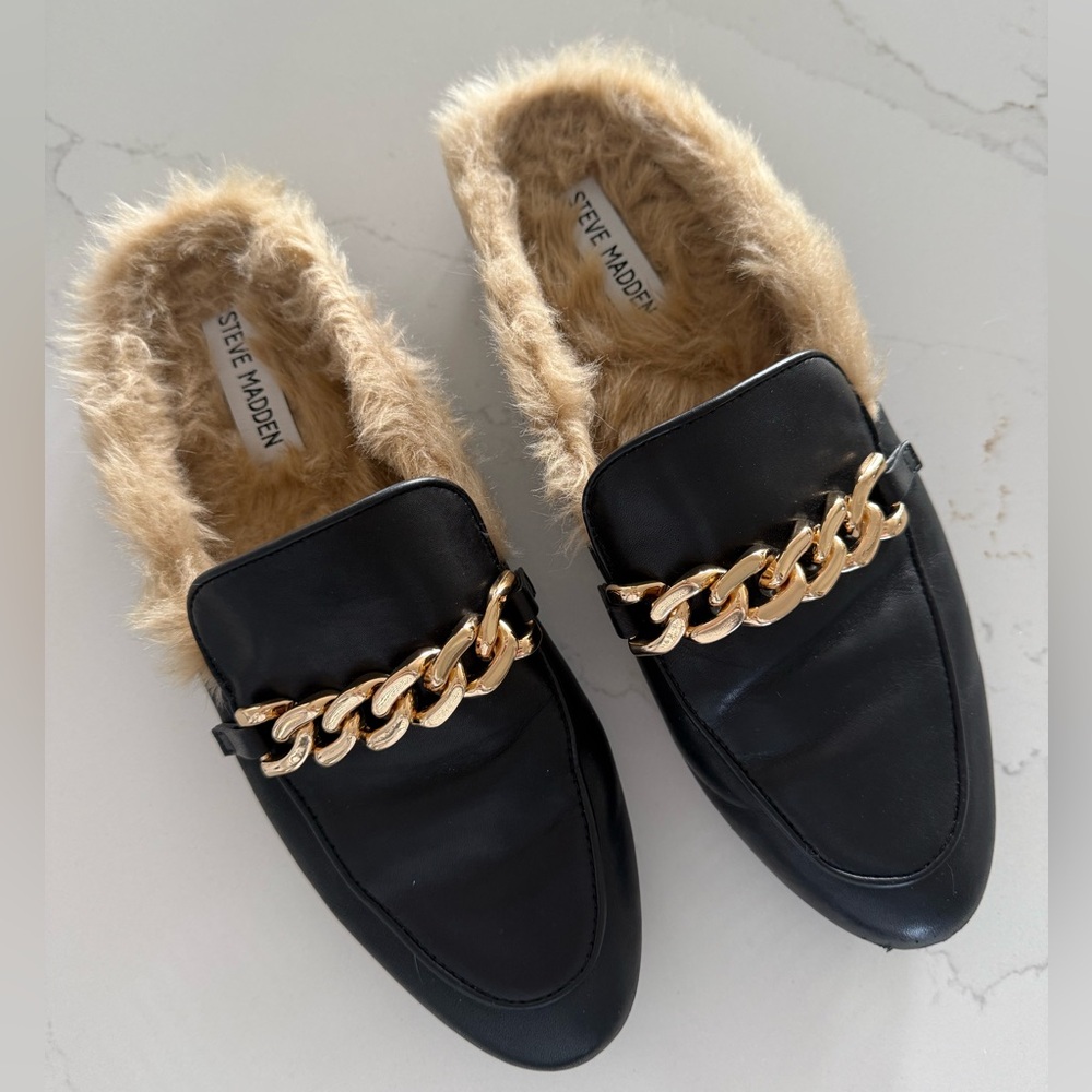 Excellent Condition Steve Madden Fur Lined Mule. Black. Size 9.